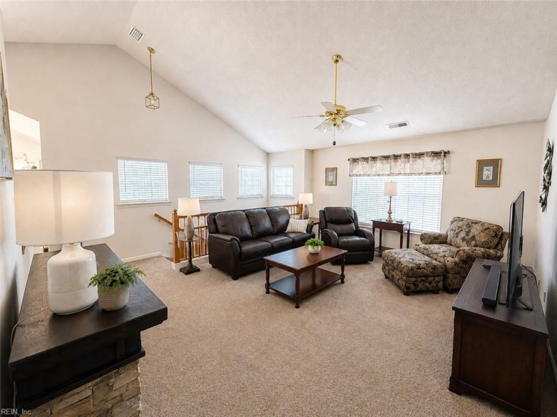 Photo 15 of 18 residential for sale in Suffolk virginia