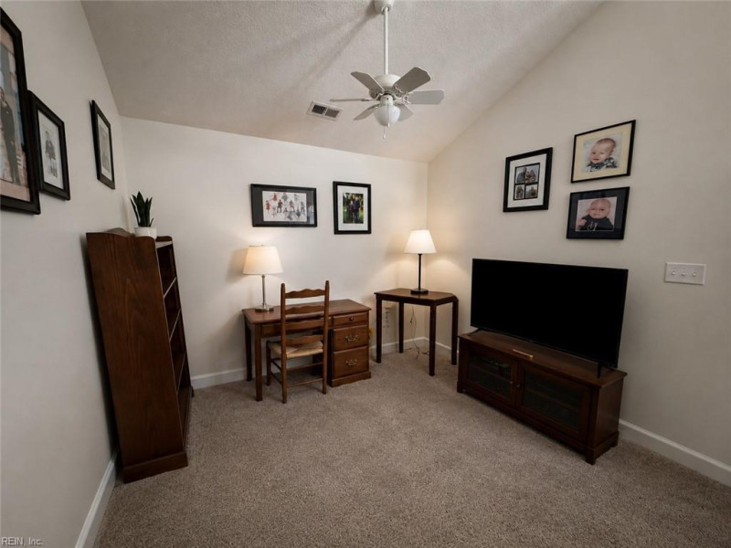 Photo 17 of 18 residential for sale in Suffolk virginia