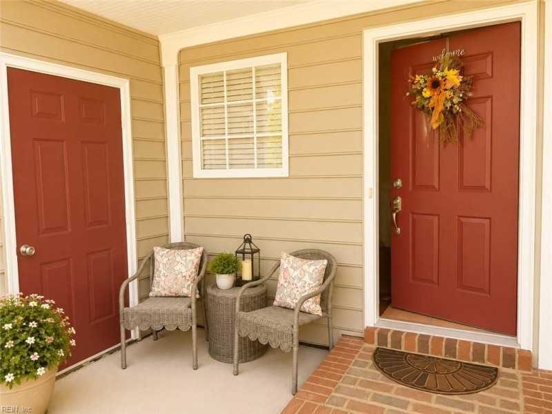 Photo 3 of 18 residential for sale in Suffolk virginia