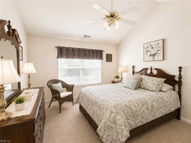 Photo 6 of 18 residential for sale in Suffolk virginia