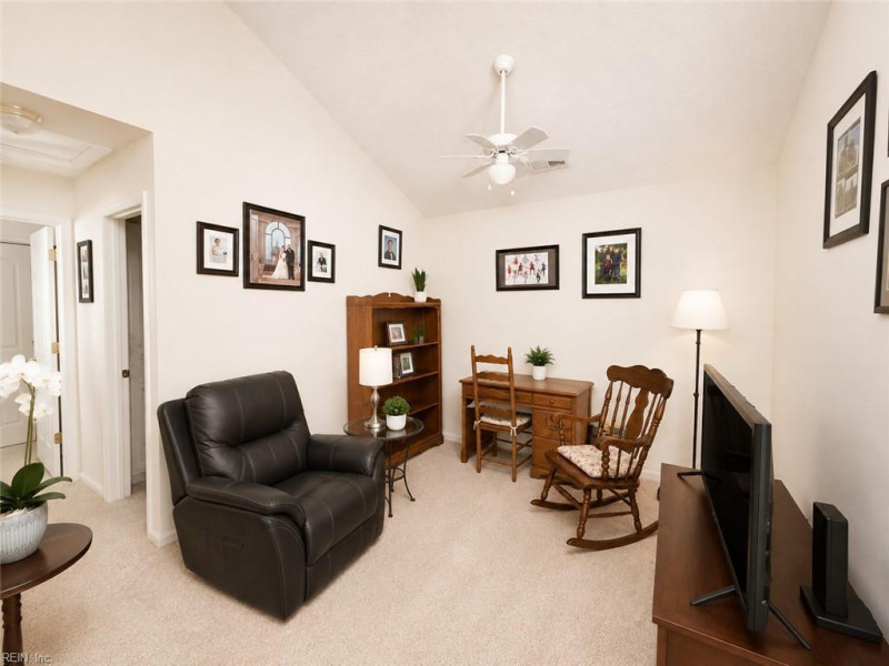Photo 7 of 18 residential for sale in Suffolk virginia