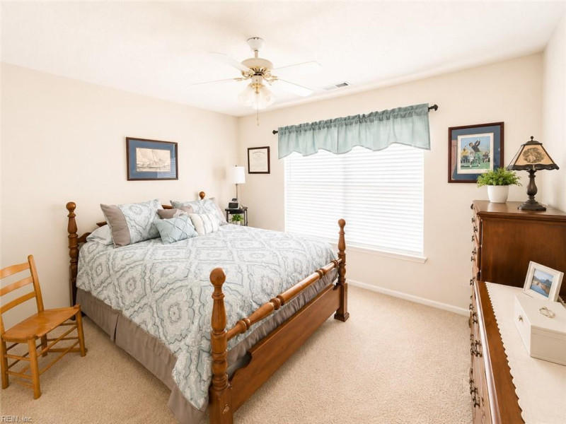 Photo 8 of 18 residential for sale in Suffolk virginia