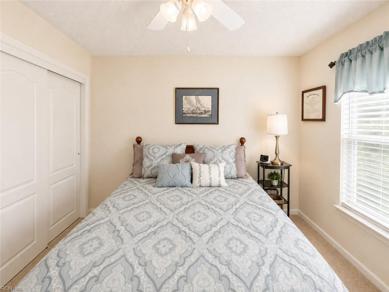Photo 9 of 18 residential for sale in Suffolk virginia