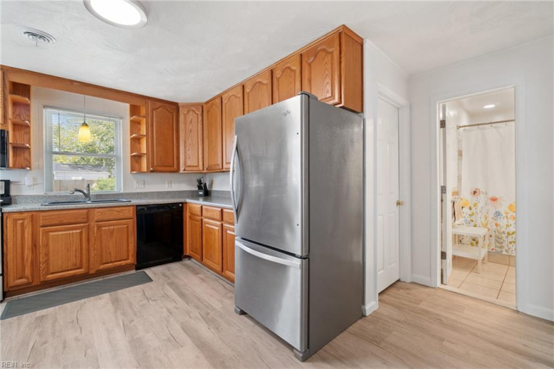Photo 8 of 32 residential for sale in Chesapeake virginia Photo 8 of 32 residential for sale in Chesapeake virginia