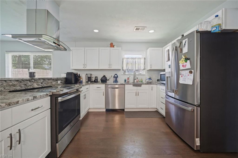 Photo 11 of 24 residential for sale in Portsmouth virginia