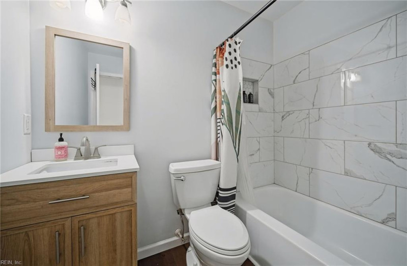 Photo 14 of 24 residential for sale in Portsmouth virginia