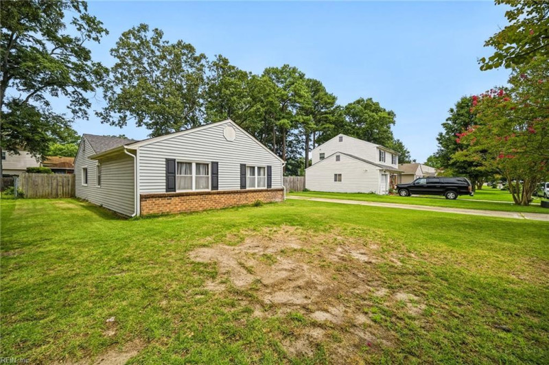 Photo 2 of 24 residential for sale in Portsmouth virginia