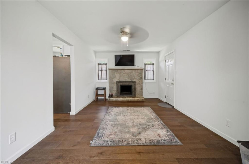 Photo 5 of 24 residential for sale in Portsmouth virginia