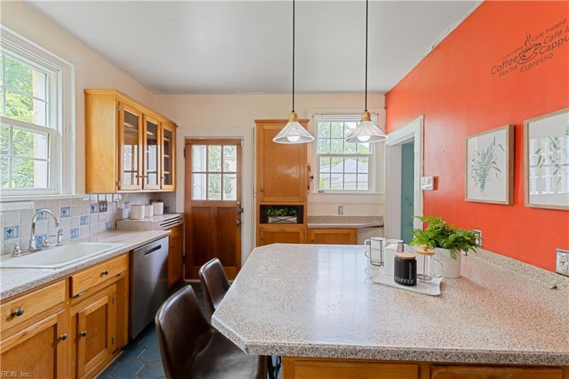Photo 14 of 41 residential for sale in Norfolk virginia