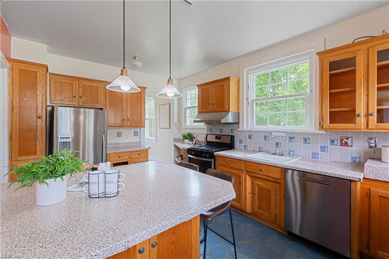 Photo 16 of 41 residential for sale in Norfolk virginia