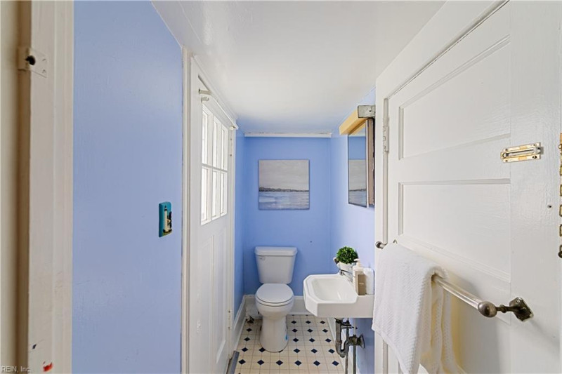 Photo 17 of 41 residential for sale in Norfolk virginia