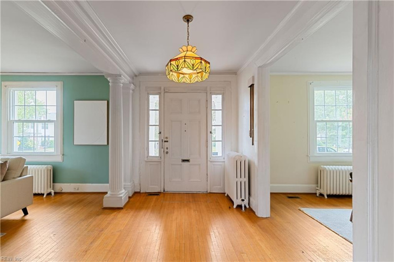 Photo 4 of 41 residential for sale in Norfolk virginia