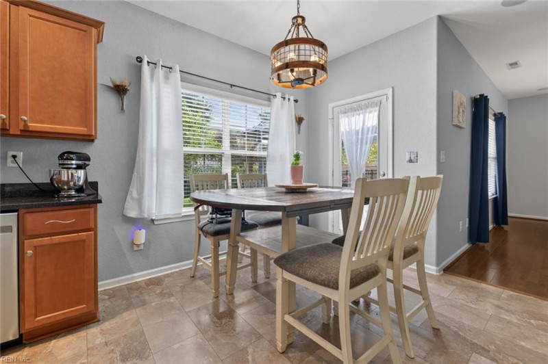 Photo 11 of 49 residential for sale in Chesapeake virginia