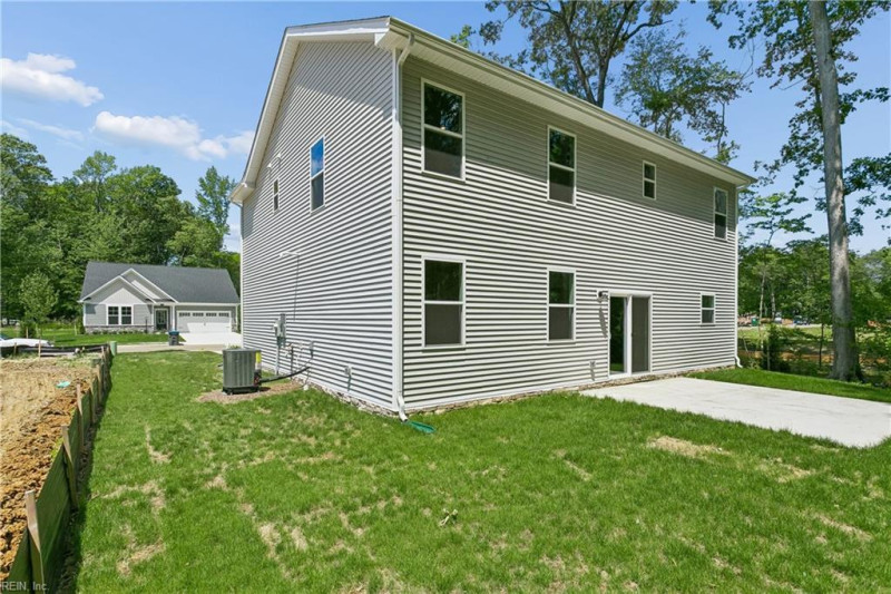 Photo 25 of 29 residential for sale in York County virginia