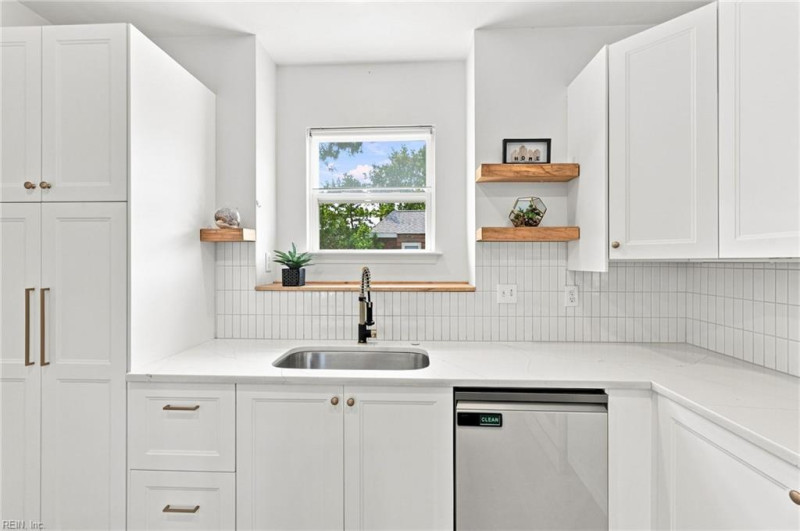 Photo 27 of 50 residential for sale in Virginia Beach virginia