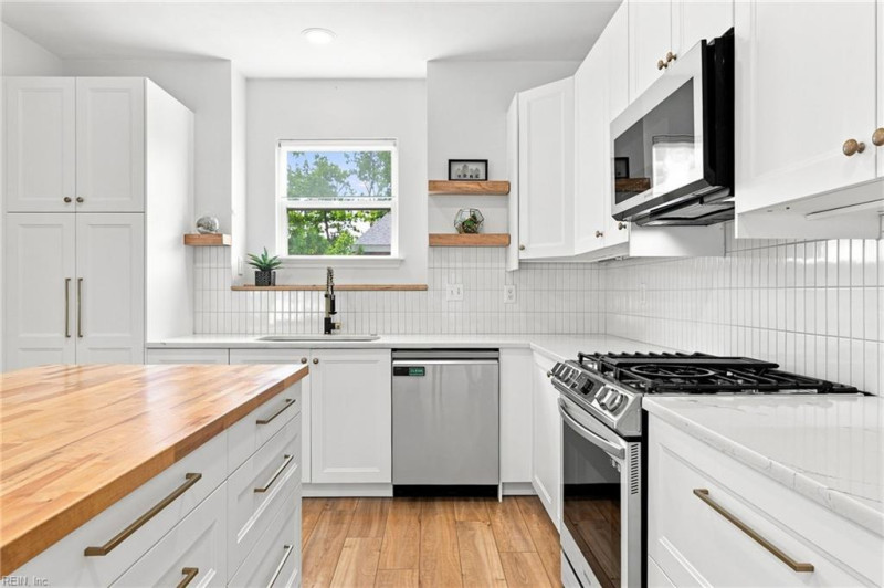 Photo 28 of 50 residential for sale in Virginia Beach virginia