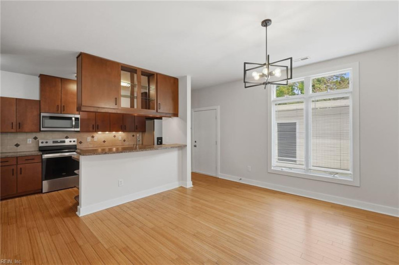 Photo 11 of 41 residential for sale in Norfolk virginia