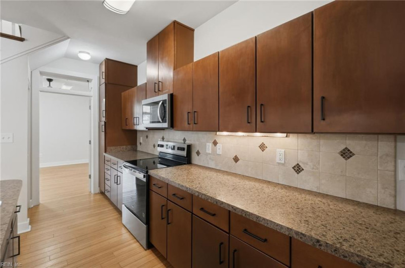 Photo 14 of 41 residential for sale in Norfolk virginia