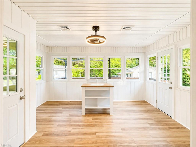 Photo 12 of 50 residential for sale in Middlesex County virginia