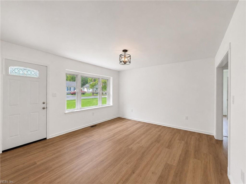 Photo 14 of 50 residential for sale in Middlesex County virginia