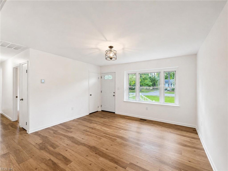 Photo 15 of 50 residential for sale in Middlesex County virginia