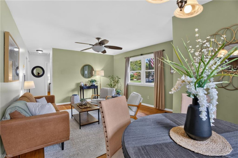 Photo 11 of 41 residential for sale in Hampton virginia