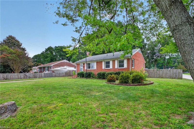 Photo 3 of 41 residential for sale in Hampton virginia