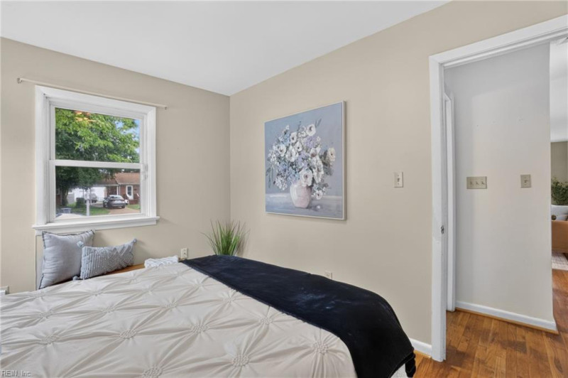 Photo 33 of 41 residential for sale in Hampton virginia