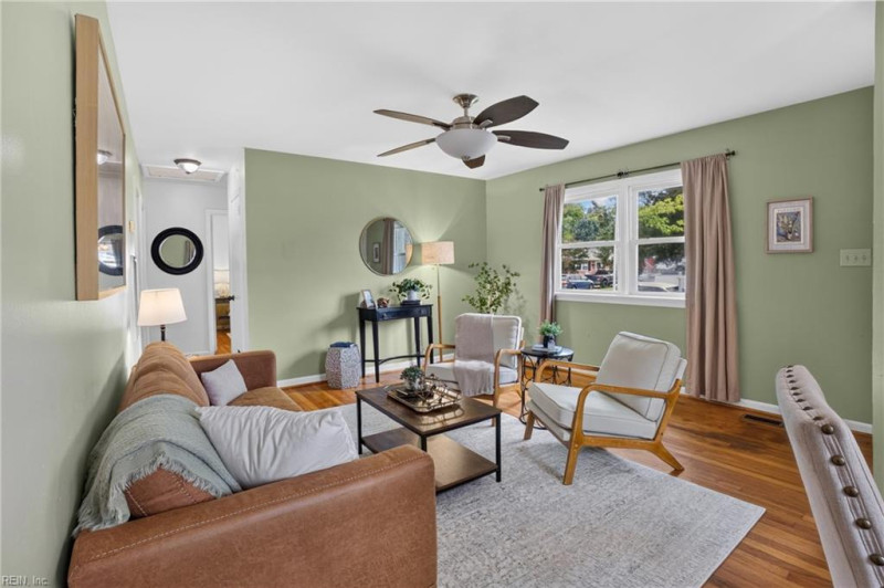 Photo 9 of 41 residential for sale in Hampton virginia