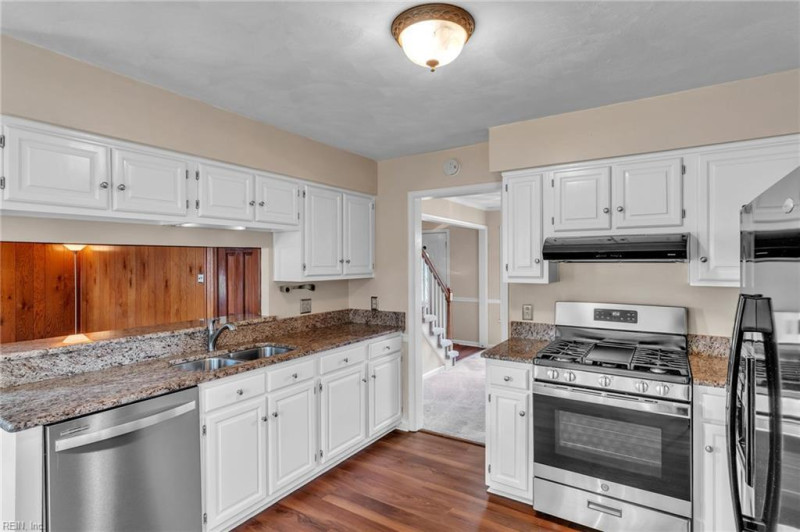 Photo 16 of 47 residential for sale in Virginia Beach virginia