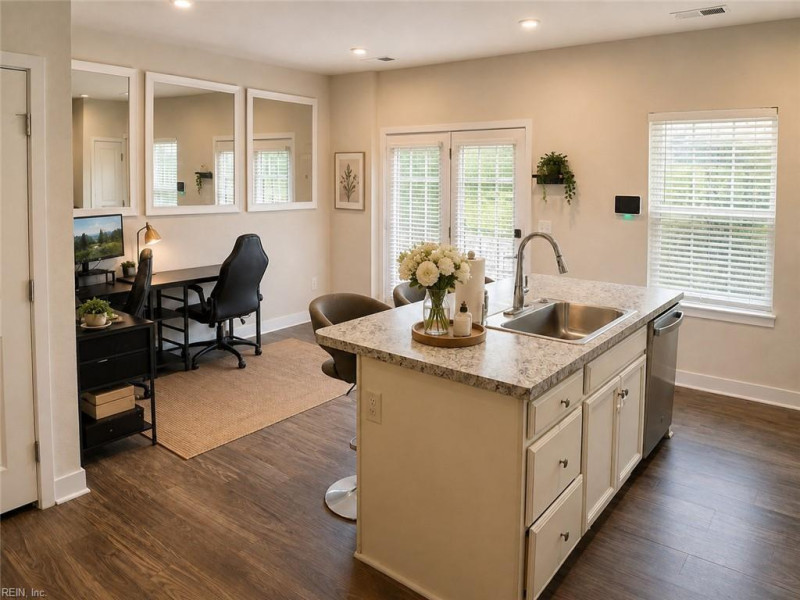 Photo 4 of 11 residential for sale in Portsmouth virginia