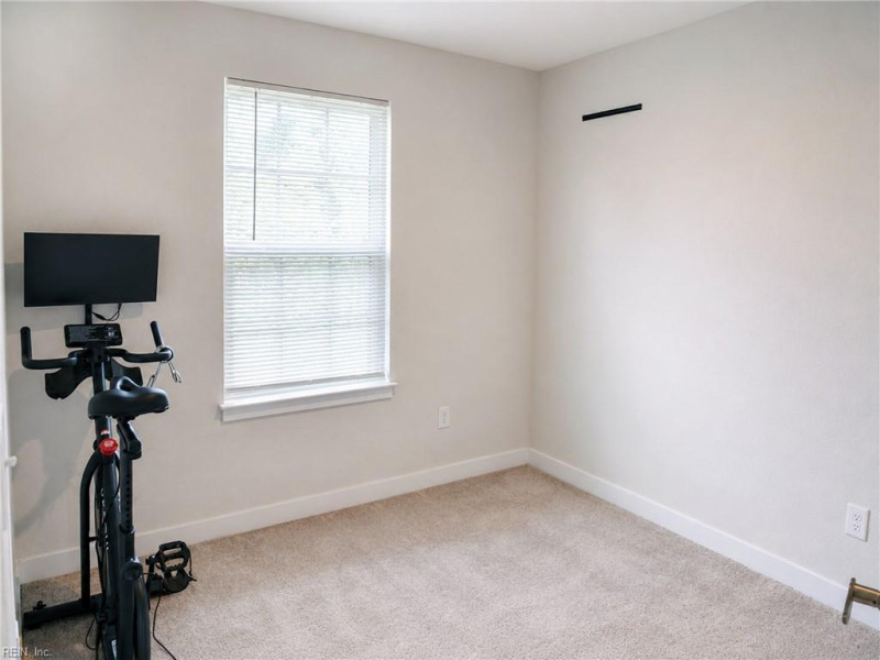 Photo 7 of 11 residential for sale in Portsmouth virginia
