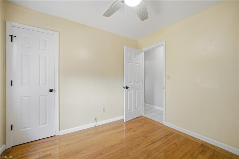 Photo 25 of 48 residential for sale in Virginia Beach virginia