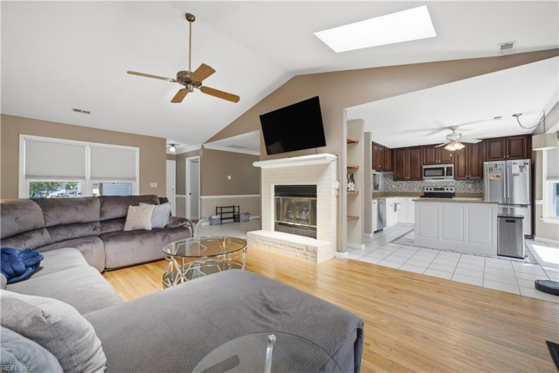 Photo 9 of 48 residential for sale in Virginia Beach virginia