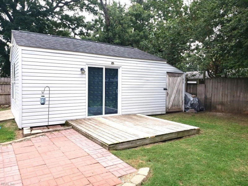 Photo 8 of 29 residential for sale in Virginia Beach virginia