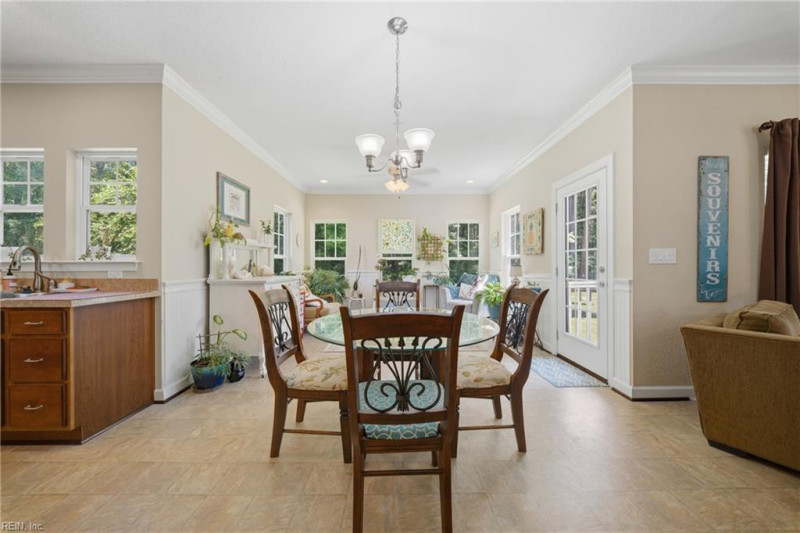 Photo 10 of 45 residential for sale in Chesapeake virginia
