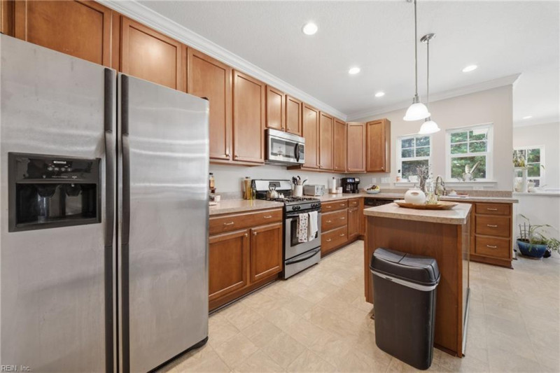 Photo 15 of 45 residential for sale in Chesapeake virginia
