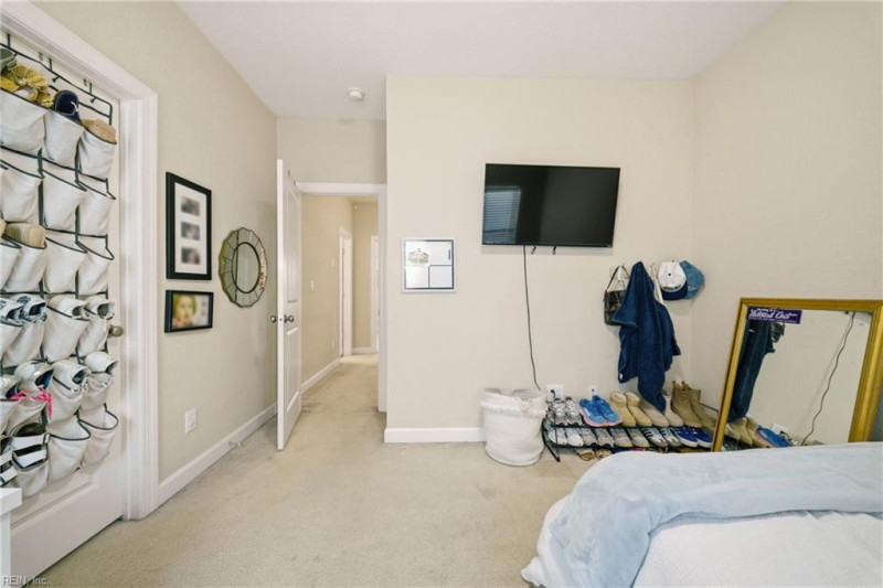 Photo 27 of 45 residential for sale in Chesapeake virginia