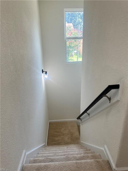 Photo 11 of 25 residential for sale in Chesapeake virginia