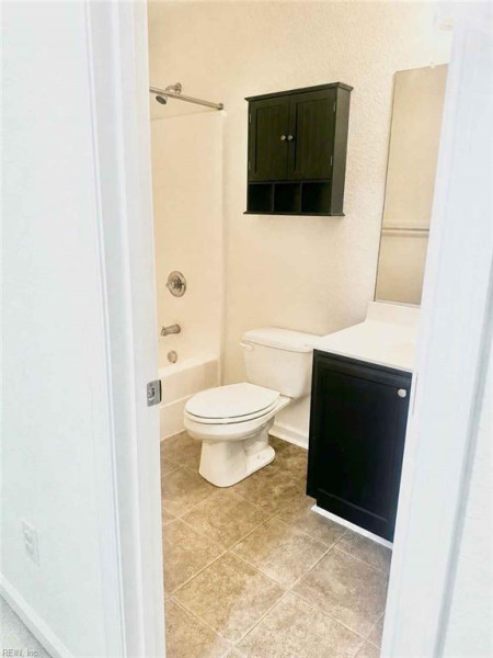 Photo 13 of 25 residential for sale in Chesapeake virginia