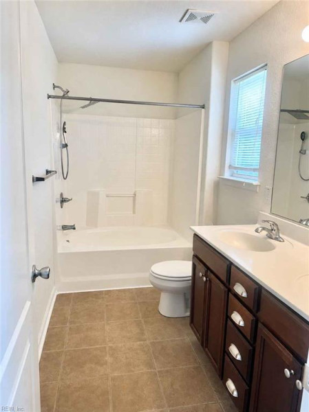 Photo 17 of 25 residential for sale in Chesapeake virginia
