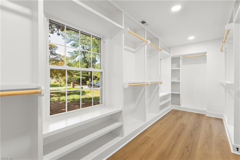 Photo 18 of 43 residential for sale in Virginia Beach virginia