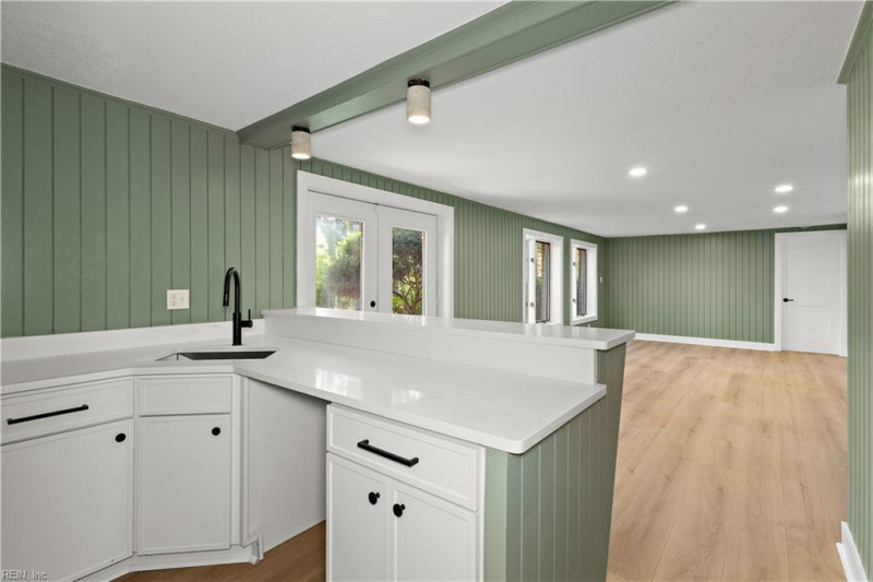 Photo 25 of 43 residential for sale in Virginia Beach virginia