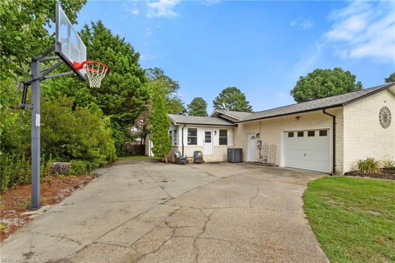 Photo 38 of 40 residential for sale in Gloucester County virginia Photo 38 of 40 residential for sale in Gloucester County virginia