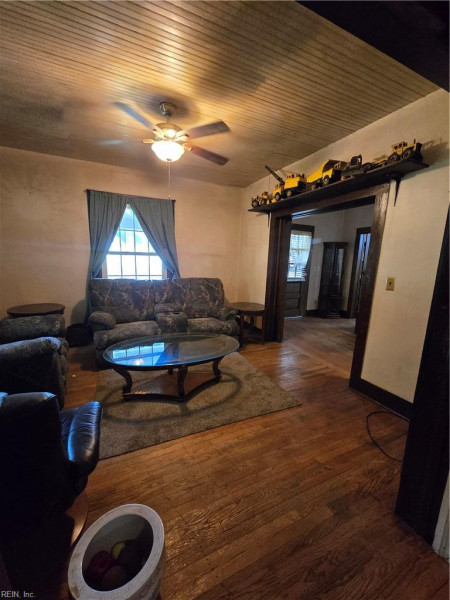 Photo 14 of 49 residential for sale in Isle of Wight County virginia