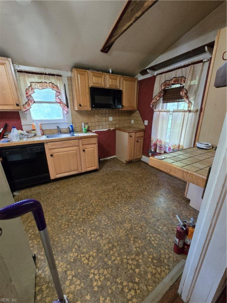 Photo 17 of 49 residential for sale in Isle of Wight County virginia