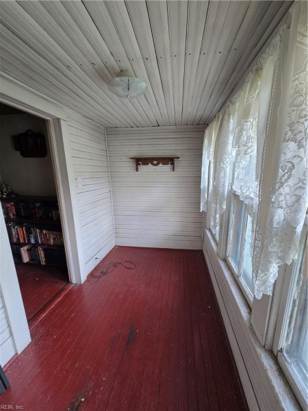 Photo 30 of 49 residential for sale in Isle of Wight County virginia