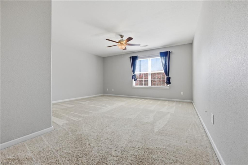 Photo 13 of 27 residential for sale in Norfolk virginia