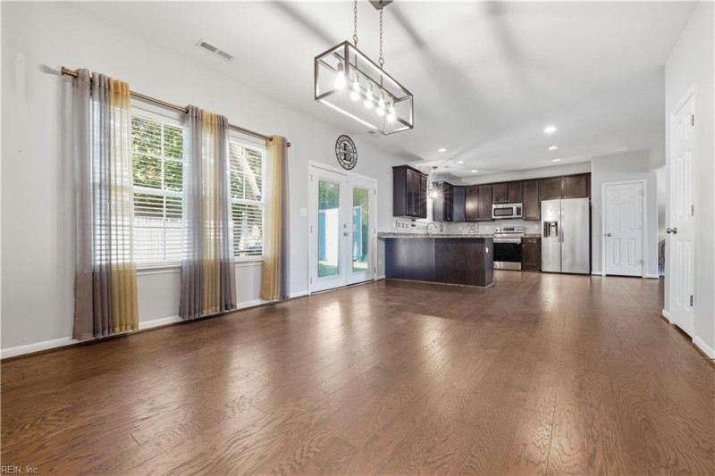Photo 3 of 27 residential for sale in Norfolk virginia
