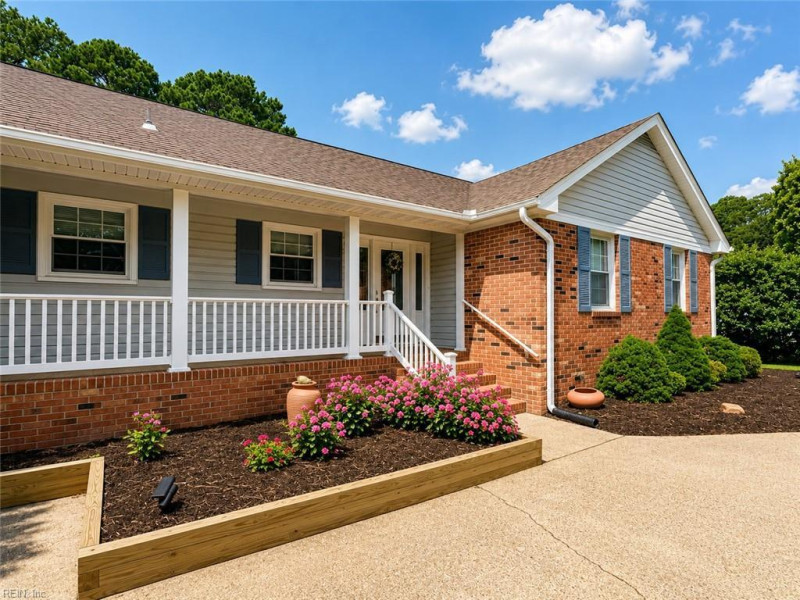 Photo 3 of 10 residential for sale in Suffolk virginia